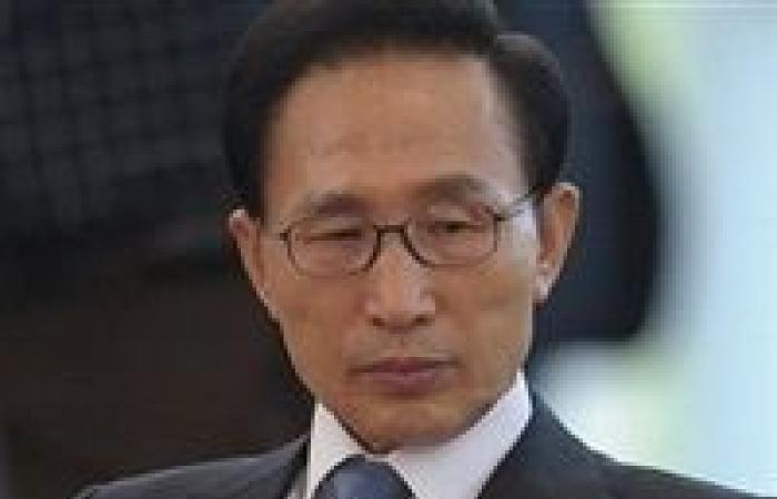أبرزها "السجن 15 عاماً لرئيس كوريا الجنوبية الأسبق".. 4 أشياء حدثت وأنت نائم