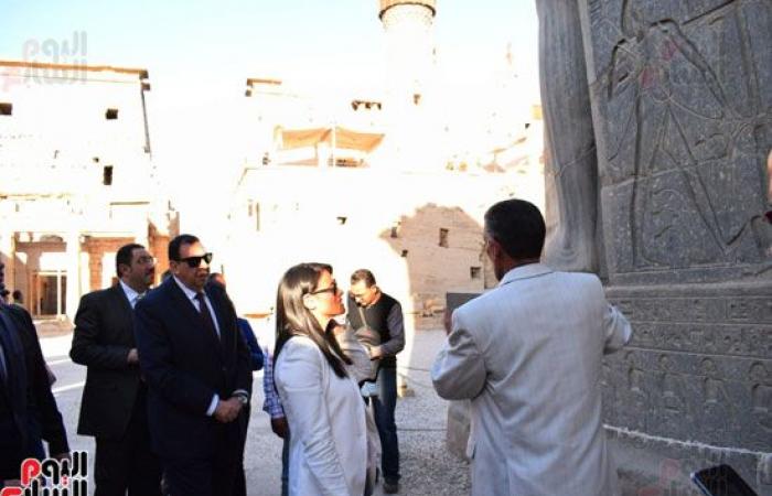 صور.. فى أول زيارة لوزيرة السياحة لمحافظة الأقصر.. رانيا المشاط تزور معبد الأقصر وتلتقى بالأفواج السياحية وتلتقط صورا تذكارية للترويج للسياحة.. وتؤكد: الرئيس السيسى أكد على دعم القطاع بكل قوة