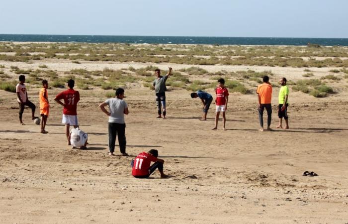 صور.. استمتع بمصيفك فى شاطئ "رمانة" على ساحل البحر المتوسط فى سيناء بأقل الأسعار.. الليلة تبدأ من 20 جنيها وتصل لـ300 فى غرف وشاليهات مجهزة.. خيام وشماسى بأسعار رمزية.. ووسائل نقل وتوصيل للمصيف بتكلفة محدودة