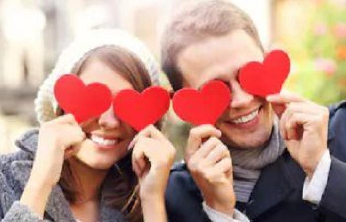 قوة الحب.. دراسات تؤكد: علاقات الصداقة والزواج الداعمة تجعلك أكثر صحة وسعادة.. السناجل أكثر عرضة للنوبات القلبية والوفاة مقارنة بالمتزوجين بنسبة 52%.. الزواج الناجح يخفض ضغط الدم.. والعلاقة المتوترة تزيد أمراضك