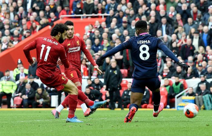 ليفربول يستعيد نغمة الانتصارات من جديد فى الدورى الإنجليزى.. الريدز يصالح جماهيره بعبور بورنموث والاقتراب خطوة جديدة من اللقب.. محمد صلاح يسجل فى المباراة المئوية بالبريميرليج ويتخطى سواريز ويكرر إنجاز أوين