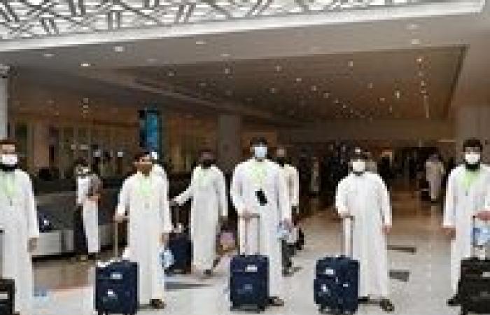 كيف استقبلت السعودية الدفعة الأولى من الحجاج في مطار جدة؟