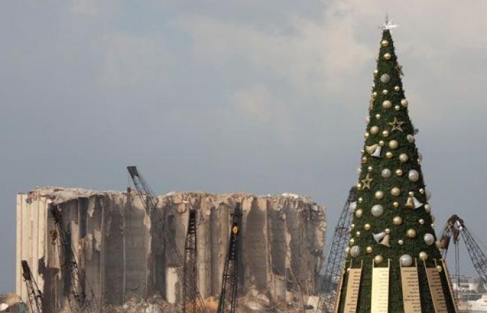 صور .. العالم هذا المساء.. لبنان تضع أشجار عيد الميلاد على أنقاض انفجار بيروت.. أفغانستان تحيى أقدم سباقات الخيل فى العالم.. الصين تستعد للاحتفال برأس السنة القمرية الجديدة