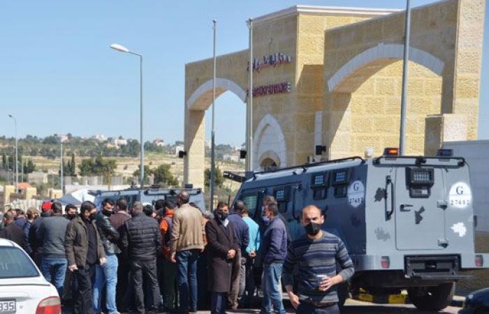 العالم هذا المساء.. التحقيق فى وفاة مرضى بعد انقطاع الأكسجين بمستشفى السلط بالأردن.. حريق مصنع للأسفلت فى ولاية قابس التونسية.. الشرطة الإسبانية تضبط غواصة مصممة لنقل أطنان من المواد المخدرة