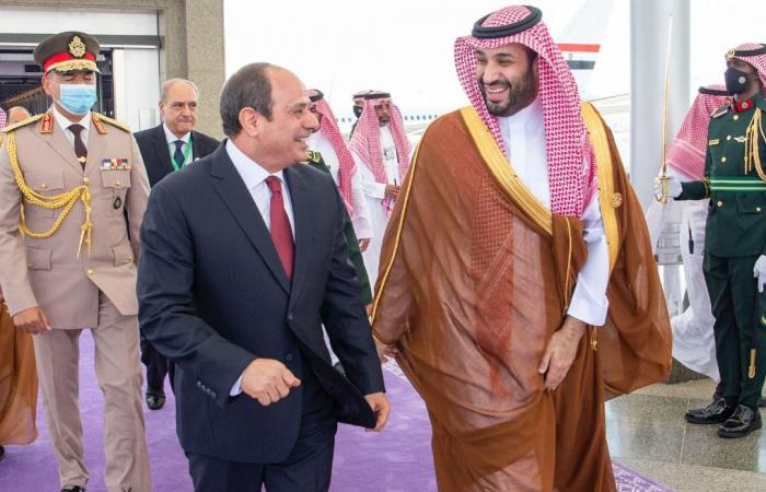 ولى العهد السعودى يستقبل الرئيس السيسي فى الصالة الملكية بمطار الملك عبد العزيز الدولى.. الرئيس يشارك فى "قمة جدة للأمن والتنمية" بمشاركة أمريكا.. قادة ورؤساء وفود الدول المشاركة يتوافدون إلى الأراضى السعودية