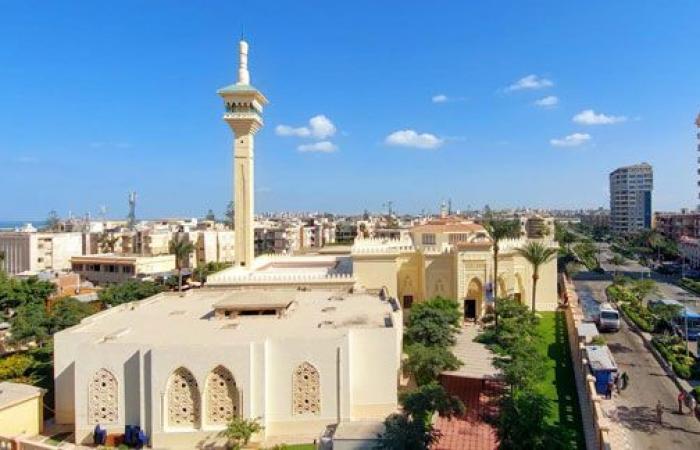 قطار تطوير المساجد بالإسكندرية لا يتوقف.. تطوير المسجد الكبير بالمعمورة بـ8.5 مليون جنيه ويسع 5 آلاف مصل.. "الأوقاف": أكثر من 50 مسجدا تم تطويرها وتأهيلها.. والدولة تحرص على نشر الدين الوسطى ومحاربة التطرف