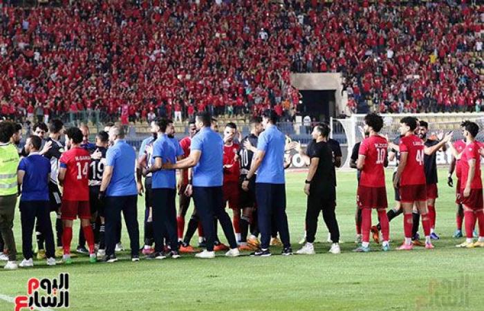 الأهلي يستعيد قمة الدورى ويُرسل حرس الحدود لدورى القسم الثانى.. المارد الأحمر يفوز بثلاثية نظيفة.. كتيبة كولر تواصل التفوق المحلى فى أول مباراة بعد التتويج الأفريقى.. والأهداف من نصيب طاهر وعبد القادر وهدف عكسى