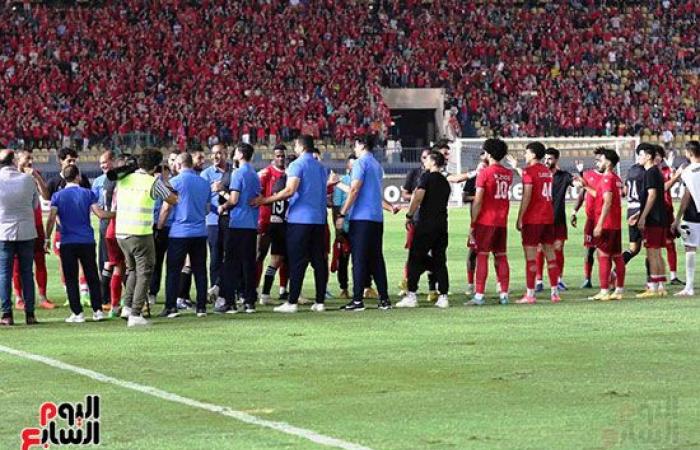 الأهلي يستعيد قمة الدورى ويُرسل حرس الحدود لدورى القسم الثانى.. المارد الأحمر يفوز بثلاثية نظيفة.. كتيبة كولر تواصل التفوق المحلى فى أول مباراة بعد التتويج الأفريقى.. والأهداف من نصيب طاهر وعبد القادر وهدف عكسى