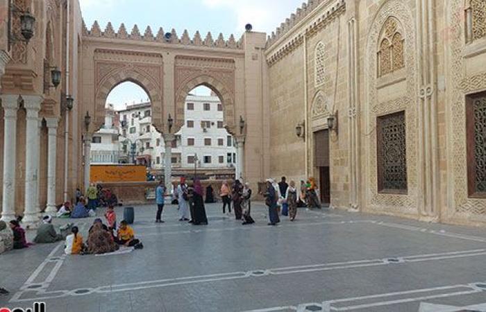 بدء أسبوع الاحتفال بمولد السيد البدوى بعد 3 سنوات من الإلغاء بسبب كورونا.. المريدون يتوافدون على شيخ العرب من ربوع مصر.. محبو آل البيت يفترشون الأرض ويقرأون القرآن ويذكرون الله.. والمحافظة تعلن الطوارئ.. صور