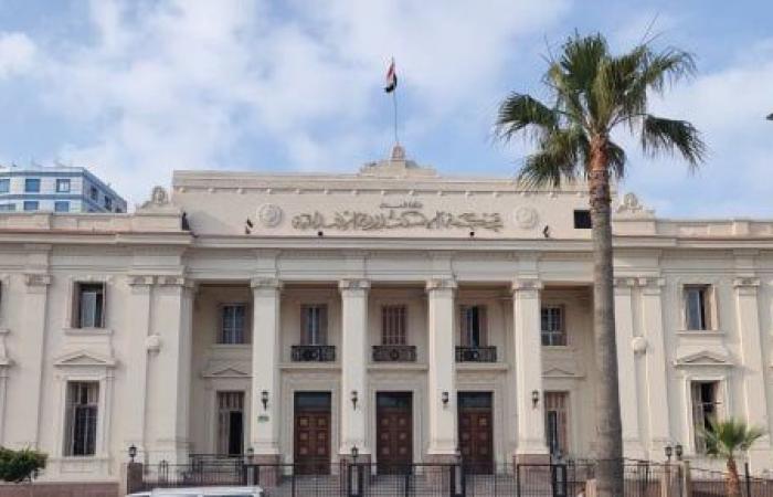 السجن 5 سنوات لمندوب مبيعات وعزله من وظيفته لاختلاسه قيمة مواد غذائية بالإسكندرية