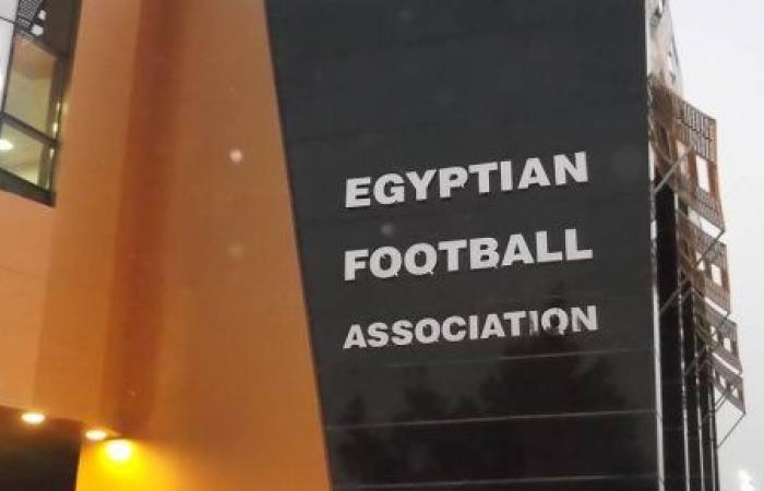 اتحاد الكرة يعلن الأسبوع المقبل أسعار تذاكر نهائى كأس مصر بين الأهلي والزمالك
