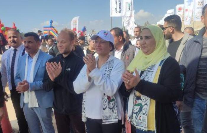 وزيرتا البيئة والتضامن تشاركان الأطفال سباق ماراثون Run For Gaza.. صور