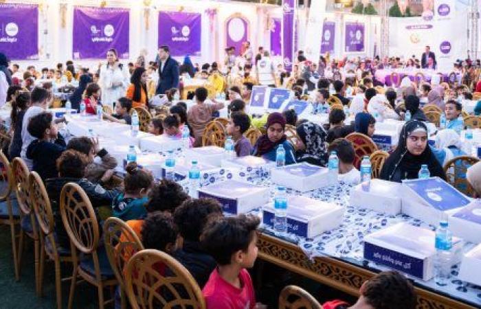 المصرية للاتصالات "وي" تحتفل بيوم اليتيم وتوزع الملابس الجديدة على 4000 طفل