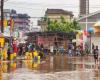 مصرع وفقدان 20 شخصا جراء الفيضانات في إندونيسيا