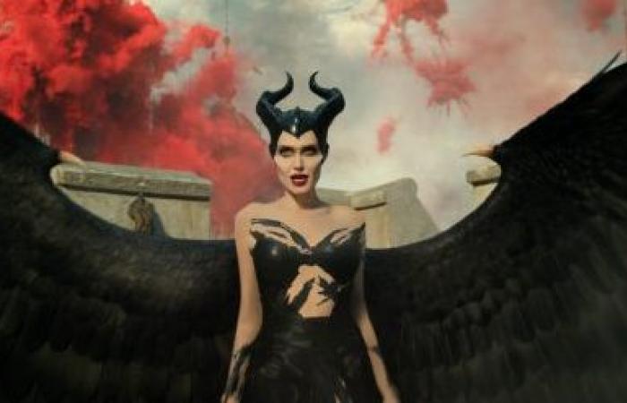 آفاق جديدة وتقييمات إيجابية فى الجزء الجديد من فيلم Maleficent: Mistress of Evil.. الأميرة النائمة تتحدى ملكة الغابة.. والجمهور يترقب نجاح فيلم أنجلينا جولى بعد معركة طلاقها مع براد بيت.. فيديو وصور