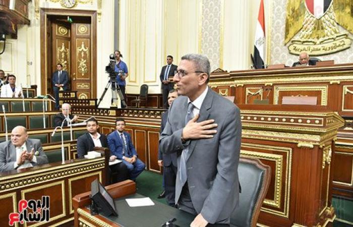 فى نهاية دور الانعقاد الرابع.. مجلس النواب يوجه التحية للرئيس السيسى "وقوفا".. وعبد العال يُعلن بث جلسات الدور الخامس على الهواء مباشرة.. وأهالى النوبة يشكرون السيسى لحل أزمة المتضررين