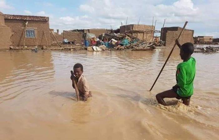 افريقيا × أسبوع.. أعضاء المجلس السيادى السودانى يؤدون اليمين الدستورية..موزمبيق وروسيا توقعان اتفاقيات فى مجالى الأمن والطاقة..انهيار 9500 منزل جراء السيول فى السودان..رواندا وأوغندا توقعان اتفاقا لإنهاء التوتر