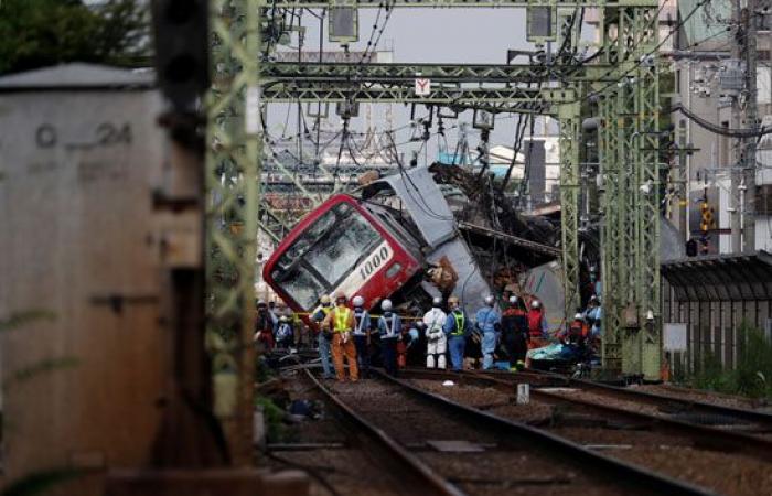 صور.. العالم هذا المساء.. إعصار دوريان يضرب ساوث كارولينا بأمريكا.. إصابة 34 شخصا فى حادث تصادم قطار بشاحنة فى اليابان.. الأميرة شارلوت تبدأ أول أيام دراستها.. وبوريس جونسون يهرب من ضغط السياسة ويزور مركز خيول