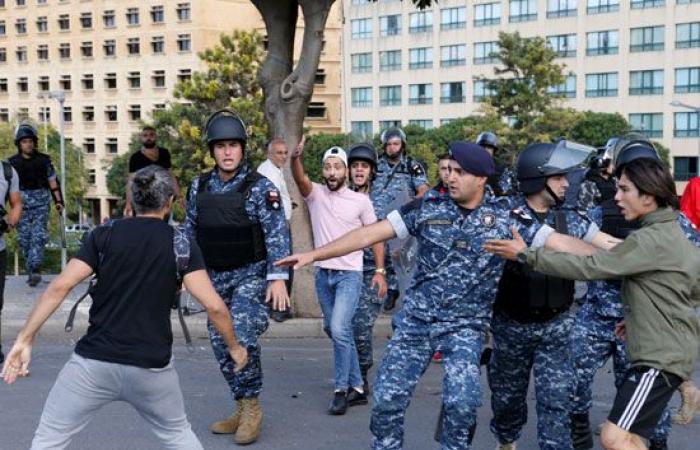 صور.. العالم هذا المساء.. متظاهرو لبنان يتمسكون بالشارع ويواصلون الاحتجاجات رغم استقالة الحريرى.. كر وفر بين الشرطة والمتظاهرين فى بوليفيا.. عراقى ينشئ معرضا داخل مسجد يضم قطعا أثرية بمدينة داقوق