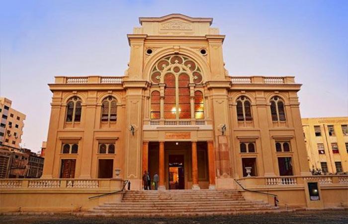 وزير السياحة والآثار يفتتح المعبد اليهودى بالإسكندرية ويتفقد مسجد الفتح الملكى والكنيسة المرقسية.. العنانى: مصر تُمكن الجميع من زيارة الآثار المتنوعة.. وترميم المعبد اليهودى تأكيد على رسالة التسامح الدينى