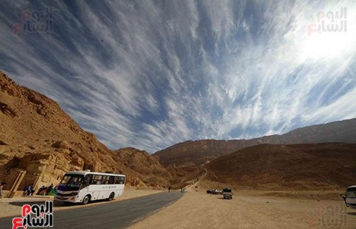 عيد الأنبا انطونيوس.. آلاف الزوار يصعدون مغارته بجبل القلالى بالبحر الأحمر.. الدير يضم حصن أثرى يعود لعهد الإمبراطور جوستنيان..مؤسس الرهبنة يضئ الصحراء بتعاليمه.. والأقباط يطلبون شفاعته والرهبان يسيرون على دربه