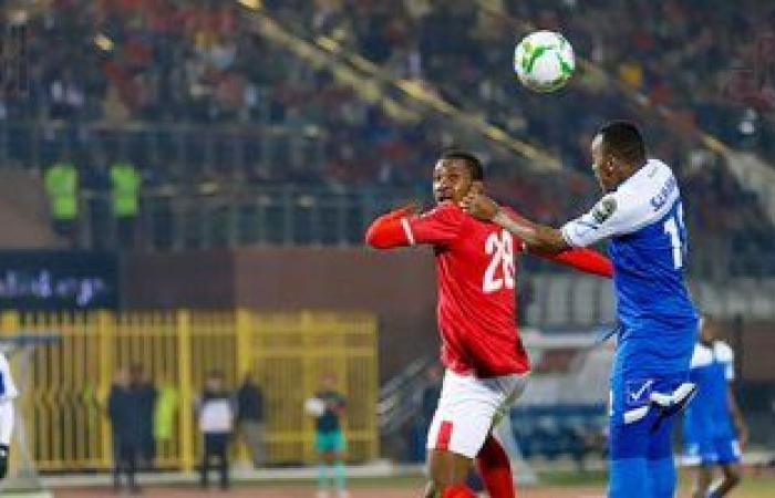 شوط "العقم الهجومي" والبطاقات الصفراء بين الاهلي والهلال في مباراة "العبور" بالسودان..أداء متوسط من بطلا مصر والسودان بأم درمان ..غياب الخطورة الحقيقية على مرمى الفريقين..وأداء جيد للحكم المغربي