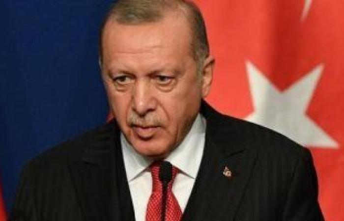 أردوغان يبيع نسب الرسول بـ3 آلاف دولار.. موظفو الشؤون الدينية فى تركيا يزورون وثائق لنسب الأشخاص للنبى.. صحفى معارض يكشف ألاعيب النظام للنصب على المواطنين باسم الدين.. ويؤكد: استخراج أكثر من 10 وثيقة مزيفة