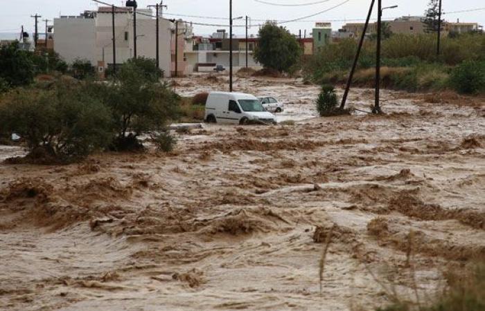 العالم هذا الصباح.. استخراج 230 مسمارا من بطن مريض بالسعودية.. بلدة أشباح أسترالية تتحول إلى وجهة سياحية غير اعتيادية.. وغرق مئات المنازل بسبب فيضانات اجتاحت جزيرة كريت اليونانية.. صور