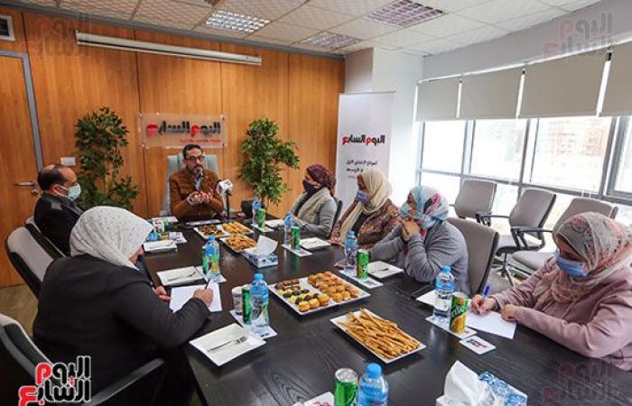 الدكتور محمد عماد استشاري طب الأسنان يكشف أحدث طرق تجميل الأسنان في ندوة "اليوم السابع".. ويؤكد: شخصيتك وألوان لبسك ومكياجك تحدد شكل أسنانك.. استخدام المعادن النفيسة في زراعة الأسنان لمنع حدوث مضاعفات في اللثة