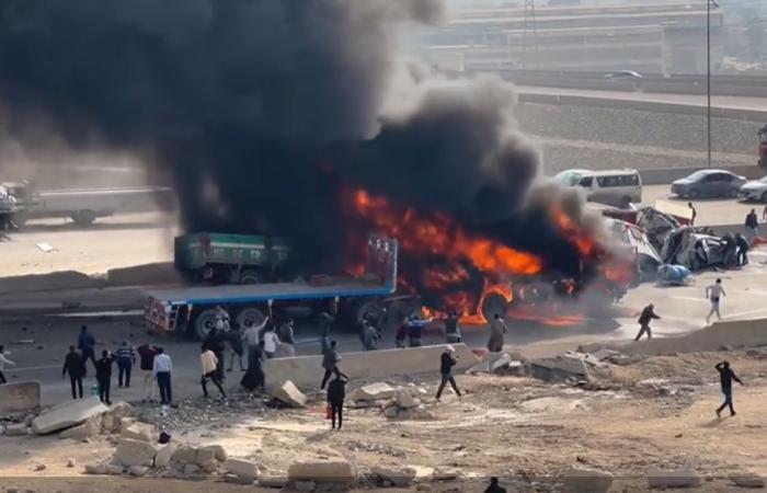 بعد حادث الأوسطى.. التريلات خطر يهدد حياة المواطنين.. خبراء يطالبون بتغليظ العقوبات على السائقين وإجراء تحاليل مخدرات.. وتركيب رادارات بالمحاور تحجم السرعات الزائدة للمقطورات.. و"المرور" يضع وصايا لتجنب الحوادث