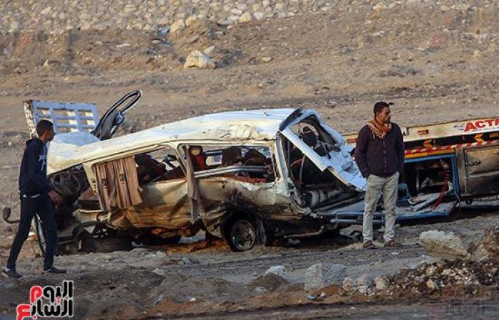 لحظات الرعب فى حادث الأوسطى.. المصابون لـ"اليوم السابع": شاهدنا الموت بأعيننا ولا نصدق أننا على قيد الحياة.. على: "كنت نايم صحيت على نار ولهب وعربيات مقلوبة".. ويؤكد: تواجد الإسعاف والشرطة أنقذ حياتنا.. فيديو