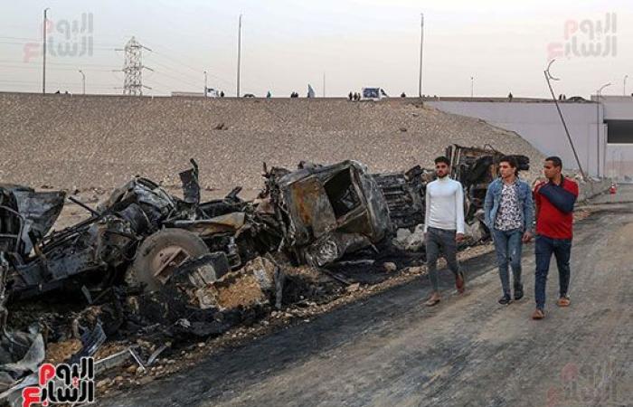 لحظات الرعب فى حادث الأوسطى.. المصابون لـ"اليوم السابع": شاهدنا الموت بأعيننا ولا نصدق أننا على قيد الحياة.. على: "كنت نايم صحيت على نار ولهب وعربيات مقلوبة".. ويؤكد: تواجد الإسعاف والشرطة أنقذ حياتنا.. فيديو