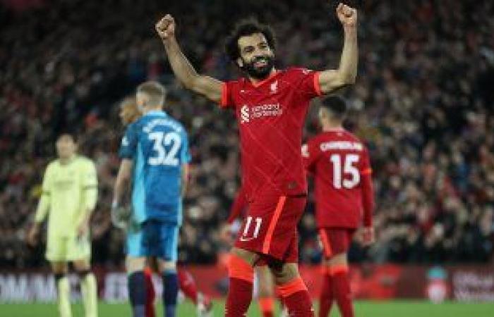 ليفربول يتحدى آرسنال فى قمة الـ1.4مليار يورو بالدوري الإنجليزي.. صلاح يسعى لمواصلة كتابة التاريخ ويبحث عن الهدف 21.. الريدز يتفوق على الجانزر تاريخيا 24-16..والفوز يمنح كتيبة كلوب مفتاح مزاحمة السيتي على اللقب