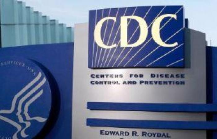 بعد تحذير الصحة العالمية من ظهور متغيرات جديدة بحلول الشتاء.. "CDC" يوصى بتلقى الجرعات المعززة من كورونا التى تحمى من أوميكرون.. FDA وافقت على معزز فايزر من 12 عاما.. وموديرنا من سن 18.. تعرف على شروط تناولها