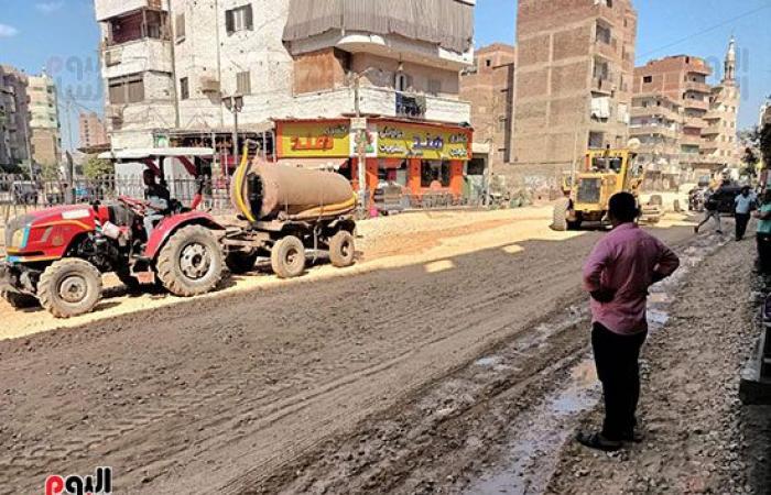 حولت أحلامنا لواقع.. مستفيدو حياة كريمة بشبين القناطر: القرى كانت معدومة الخدمات وتحولت حاليا 180 درجة.. الصرف كان يغرق الشوارع وكنا نستخدم جرارات الكسح.. ورئيس المدينة: الانتهاء من 26 مشروعا بمياه الشرب.. صور