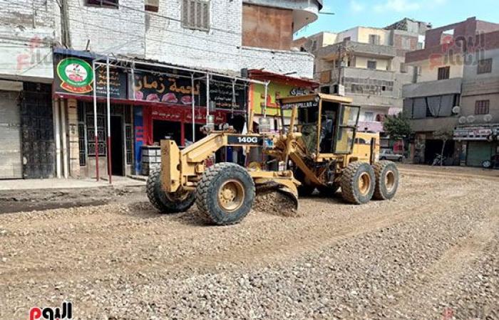 حولت أحلامنا لواقع.. مستفيدو حياة كريمة بشبين القناطر: القرى كانت معدومة الخدمات وتحولت حاليا 180 درجة.. الصرف كان يغرق الشوارع وكنا نستخدم جرارات الكسح.. ورئيس المدينة: الانتهاء من 26 مشروعا بمياه الشرب.. صور