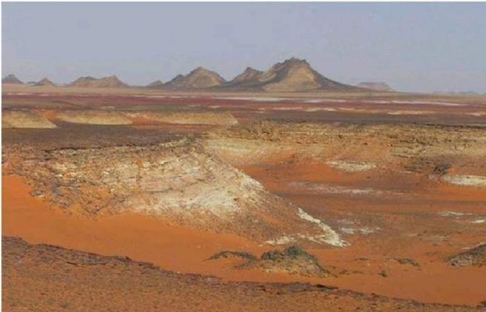 خفايا إنسان ما قبل التاريخ توثقها محمية الجلف الكبير بالوادى الجديد.. استكشفها الأمير كمال الدين حسين عام 1923.. شهدت الحرب العالمية الثانية وتم إعلانها محمية طبيعية فى 2007.. وتزخر بالسيليكا غالية الثمن.. صور