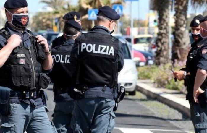 إيطاليا: اعتقال 12 شخصاً بتهمة تهريب البشر