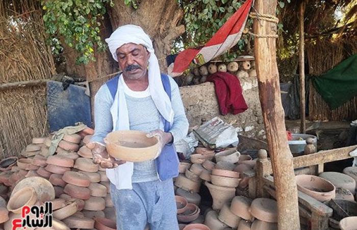 "العلاوى والقعابى والبلاص والبرام والماجور".. أشهر أسماء الأوانى الفخارية بسوهاج.. تستخدم للشرب وطهى وحفظ الطعام.. الخامات طبيعية ومقاومة للأمراض.. وتأتى من قنا وأسوان وتدل على فخامة العائلات.. صور