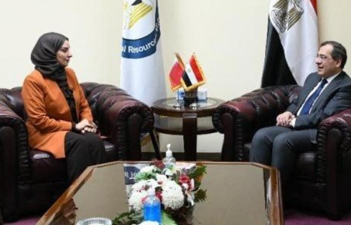 وزير البترول يبحث مع سفيرة البحرين دعم التعاون بين البلدين فى مجال البترول