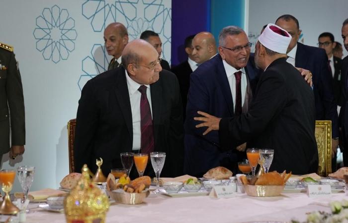 مجلس أمناء الحوار الوطنى ورؤساء أحزاب ومعارضة فى حفل إفطار الأسرة المصرية