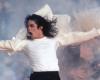 مايكل جاكسون..الضحية أم الجلاد.. مهرجان صانداس يحرك قضايا تحرشه بالأطفال بعرض "Leaving Neverland".. ضحية جديدة تكشف شذوذ ملك البوب وكيف دعاه إلى سريره: خلع ملابسه بالكامل وأهدانى كتابا لصور عارية للأطفال