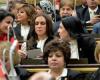 انتصارات جديدة للمرأة داخل البرلمان.. سيدات مصر يسطرن معركة جديدة تحت قبة مجلس النواب.. إشادة بدورها الفعال في مجلس 2015.. وتوقعات بأداء قوى ببرلمان 2020.. وتقارير واستطلاعات تؤكد نجاح "السيدة المصرية"